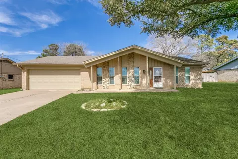 200 E Pleasantview Dr, Hurst, TX 76054