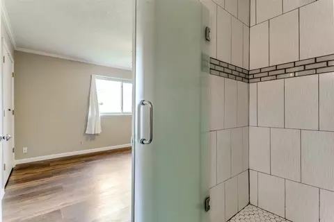 Bath - 200 E Pleasantview Dr, Hurst, TX 76054 photo 4 of 4