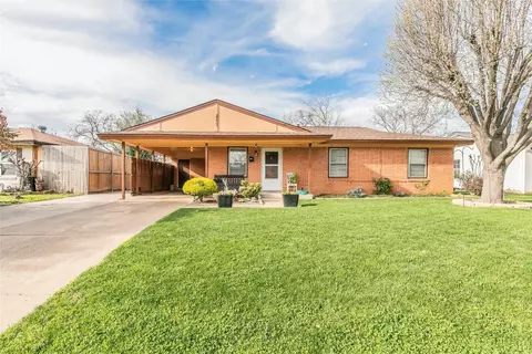 2233 Cambridge Dr, Irving, TX 75061