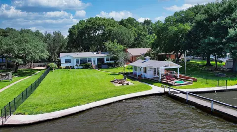 154 Santa Monica Dr, Mabank, TX 75156
