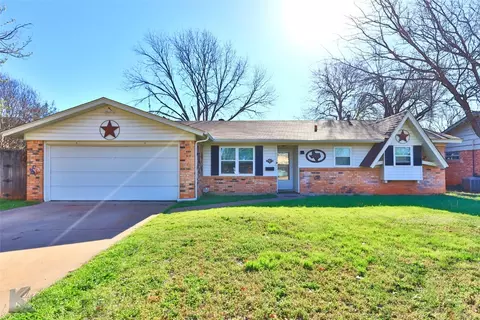 1933 Rosewood Dr, Abilene, TX 79603