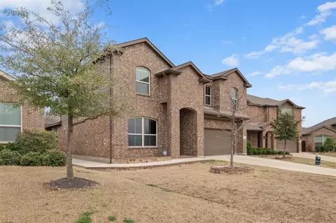 15740 Oak Pointe Dr, Fort Worth, TX 76177
