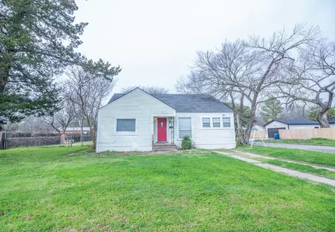902 S Jefferson St, Kaufman, TX 75142