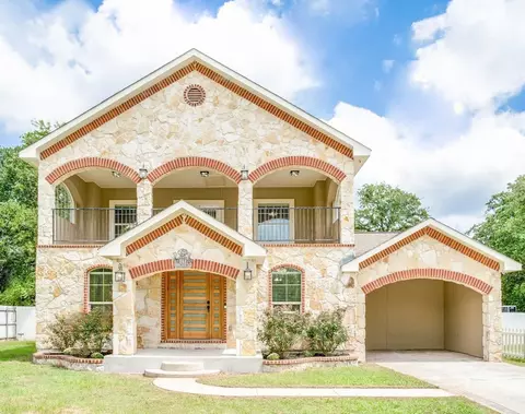 1040 Robinhood Blvd, Mesquite, TX 75149