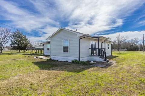 Exterior - 1090 Coffey Ln, Celeste, TX 75423 photo 5 of 6