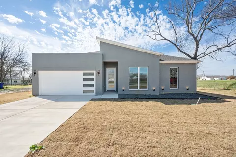 916 Noah St, Midlothian, TX 76065