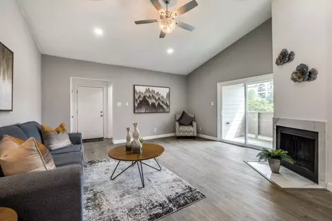 8545 Midpark Rd #22, Dallas, TX 75240