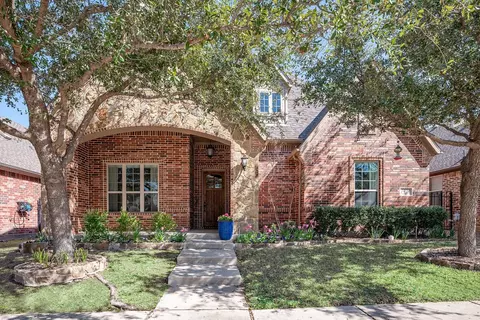7424 Park Place Dr, North Richland Hills, TX 76182