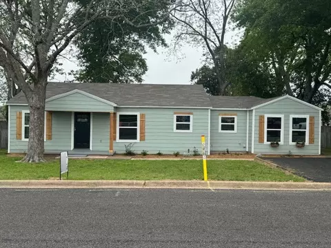 402 S Carroll St, Athens, TX 75751