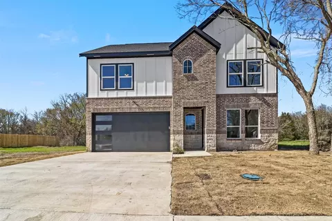 1616 Clark St, Greenville, TX 75401