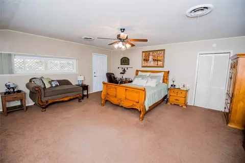 Bedroom - 211 Circle Dr, Cleburne, TX 76033 photo 5 of 6