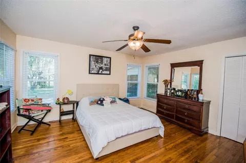 Bedroom - 211 Circle Dr, Cleburne, TX 76033 photo 3 of 6