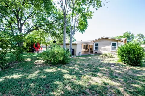 Exterior - 211 Circle Dr, Cleburne, TX 76033 photo 7 of 10