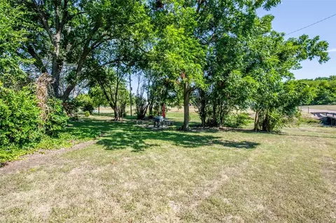 Exterior - 211 Circle Dr, Cleburne, TX 76033 photo 3 of 10