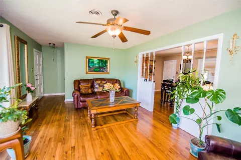 Living - 211 Circle Dr, Cleburne, TX 76033 photo 4 of 6