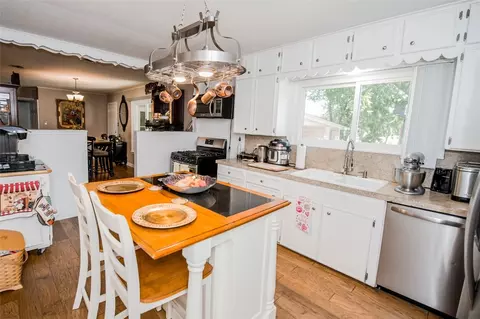 Kitchen - 211 Circle Dr, Cleburne, TX 76033 photo 1 of 3