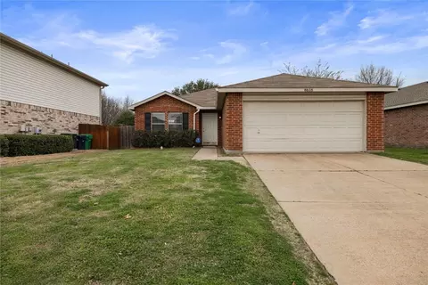 8616 Swan Park Dr, Denton, TX 76210
