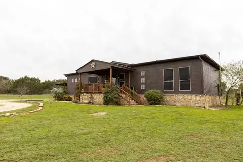 300 N Ridge Dr, Cleburne, TX 76033