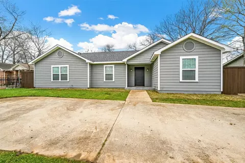 3035 Beauchamp St, Dallas, TX 75216