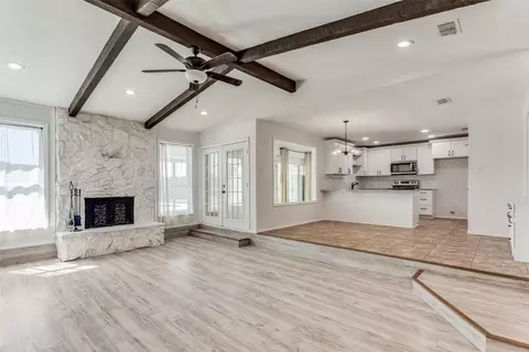 502 Salem Dr, Arlington, TX 76014