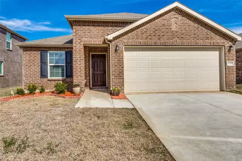 1121 Waggoner Dr, Aubrey, TX 76227