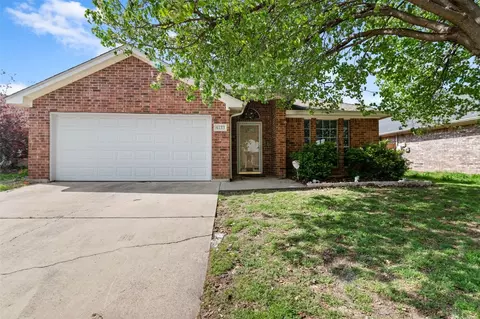 4133 Maryanne Pl, Haltom City, TX 76137