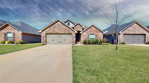 4016 False River Dr, Bossier City, LA 71111