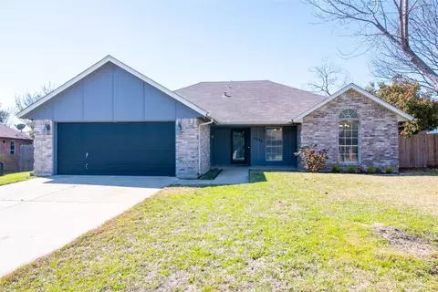 4005 Garden Park Dr, North Richland Hills, TX 76180