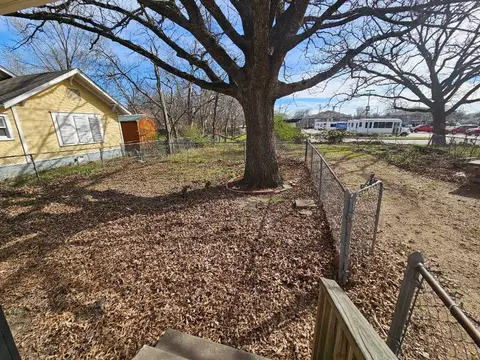 Exterior - 1605 Cooper St, Commerce, TX 75428 photo 3 of 3