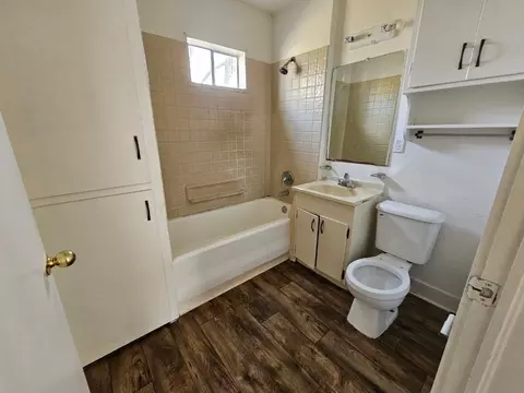 Bath - 1605 Cooper St, Commerce, TX 75428 photo 1 of 1