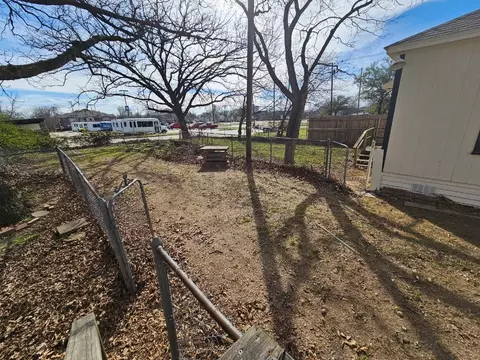 View/Area - 1605 Cooper St, Commerce, TX 75428 photo 1 of 1