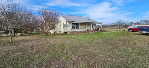 633 Smith Cir, Point, TX 75472