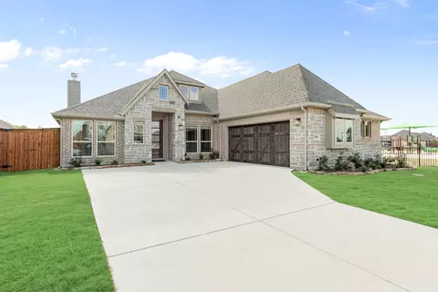 1018 Summer Grove Dr, Midlothian, TX 76065