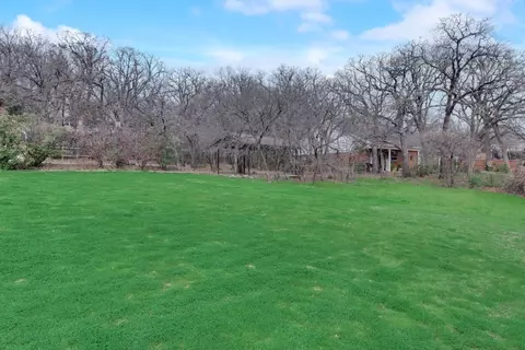 5915 Earle St, Arlington, TX 76016