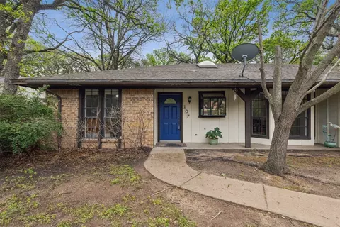 107 Camelot Dr, Weatherford, TX 76086