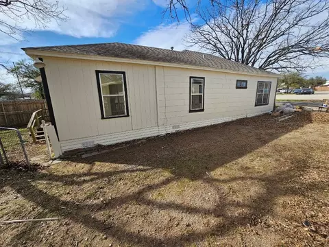 Exterior - 1609 Cooper St, Commerce, TX 75428 photo 1 of 1