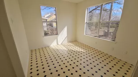 Bath - 1609 Cooper St, Commerce, TX 75428 photo 1 of 2