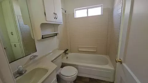 Bath - 1609 Cooper St, Commerce, TX 75428 photo 2 of 2