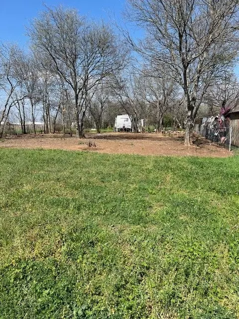 203 N Hughes St, Rio Vista, TX 76093