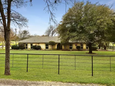 2556 Bells Chapel Rd, Waxahachie, TX 75165