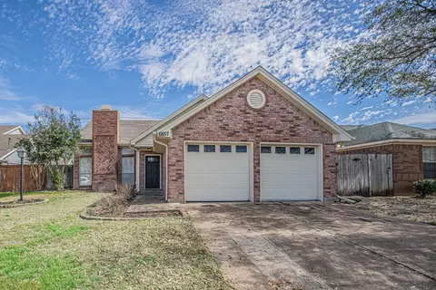 6857 Prairie Hill Rd N, Fort Worth, TX 76131