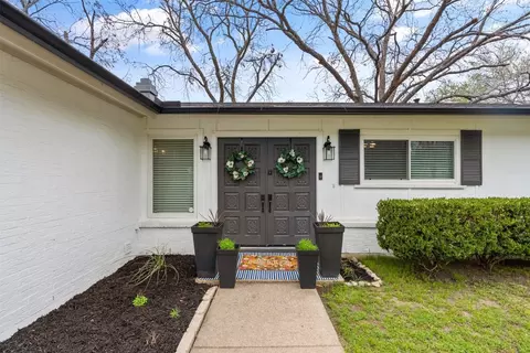 2615 Olympia Dr, Arlington, TX 76013