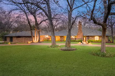 200 Lakeland Dr, Highland Village, TX 75077