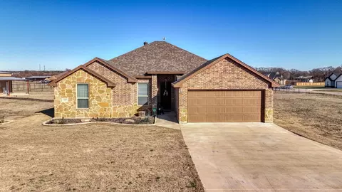 130 Cool Meadows Ct, Millsap, TX 76066