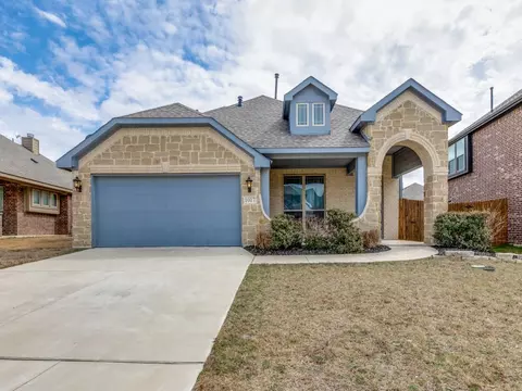 1017 Austin Dr, Godley, TX 76044