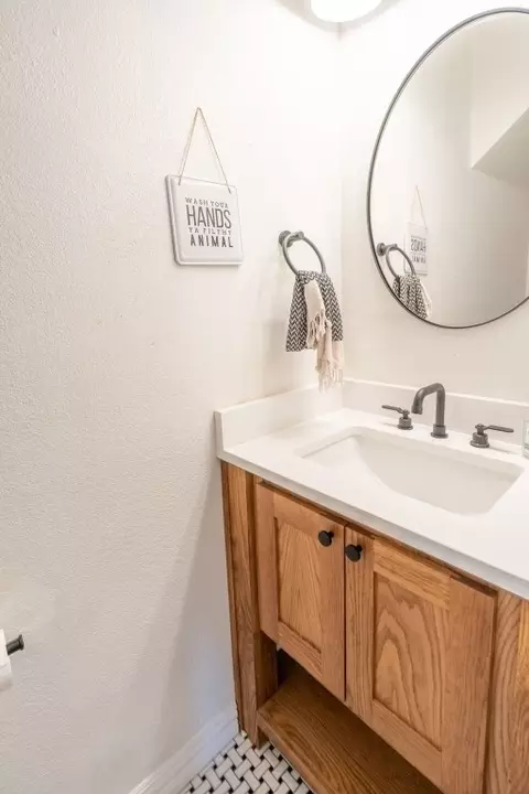 Bath - 8121 Carson Ct, Rowlett, TX 75088 photo 1 of 5