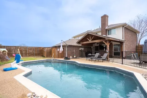 Exterior - 8121 Carson Ct, Rowlett, TX 75088 photo 7 of 11