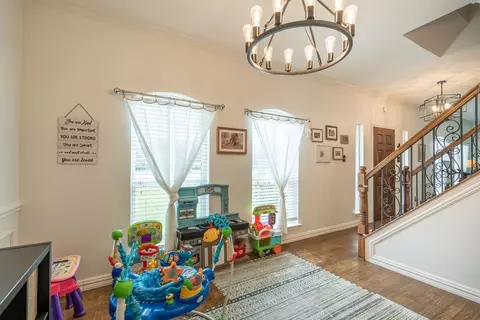 Living - 8121 Carson Ct, Rowlett, TX 75088 photo 3 of 4