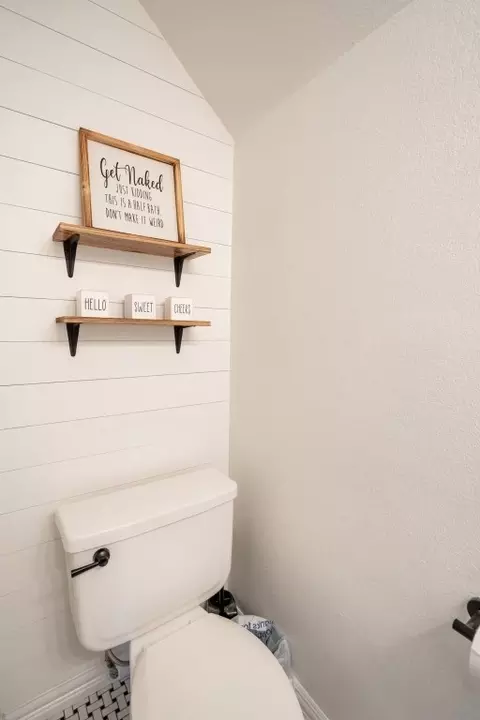 Bath - 8121 Carson Ct, Rowlett, TX 75088 photo 2 of 5
