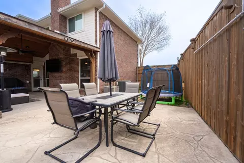 Exterior - 8121 Carson Ct, Rowlett, TX 75088 photo 8 of 11